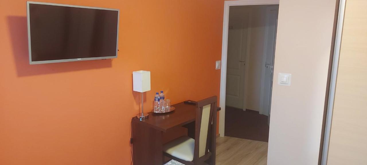 Pauza Motel Тарново Подгорне Екстериор снимка